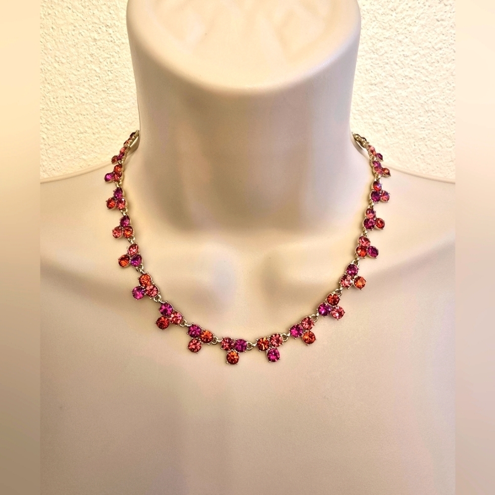 NWT Loft Ladies Crystal Necklace